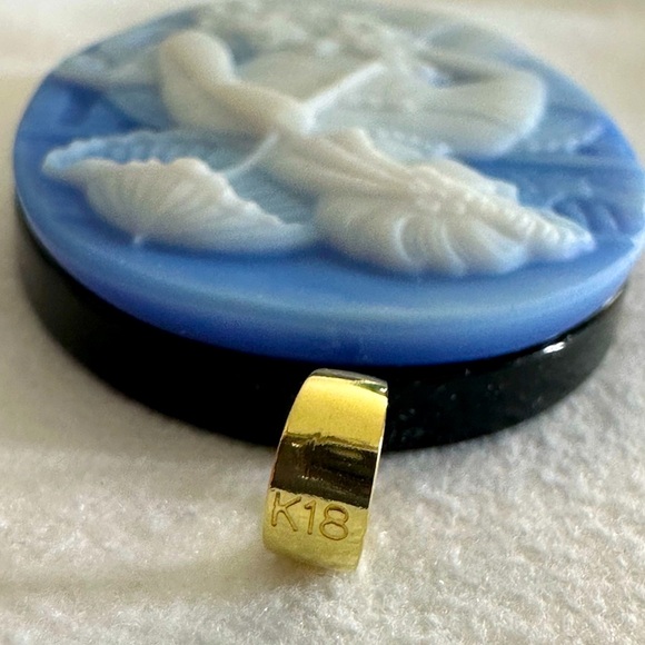 Authentic Agate Cameo Pendant with 18K Stamped Real Gold, Made in Japan - Picture 13 of 13